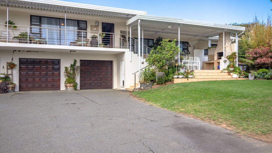 6 Bedroom Property for Sale in Gonubie North Eastern Cape
